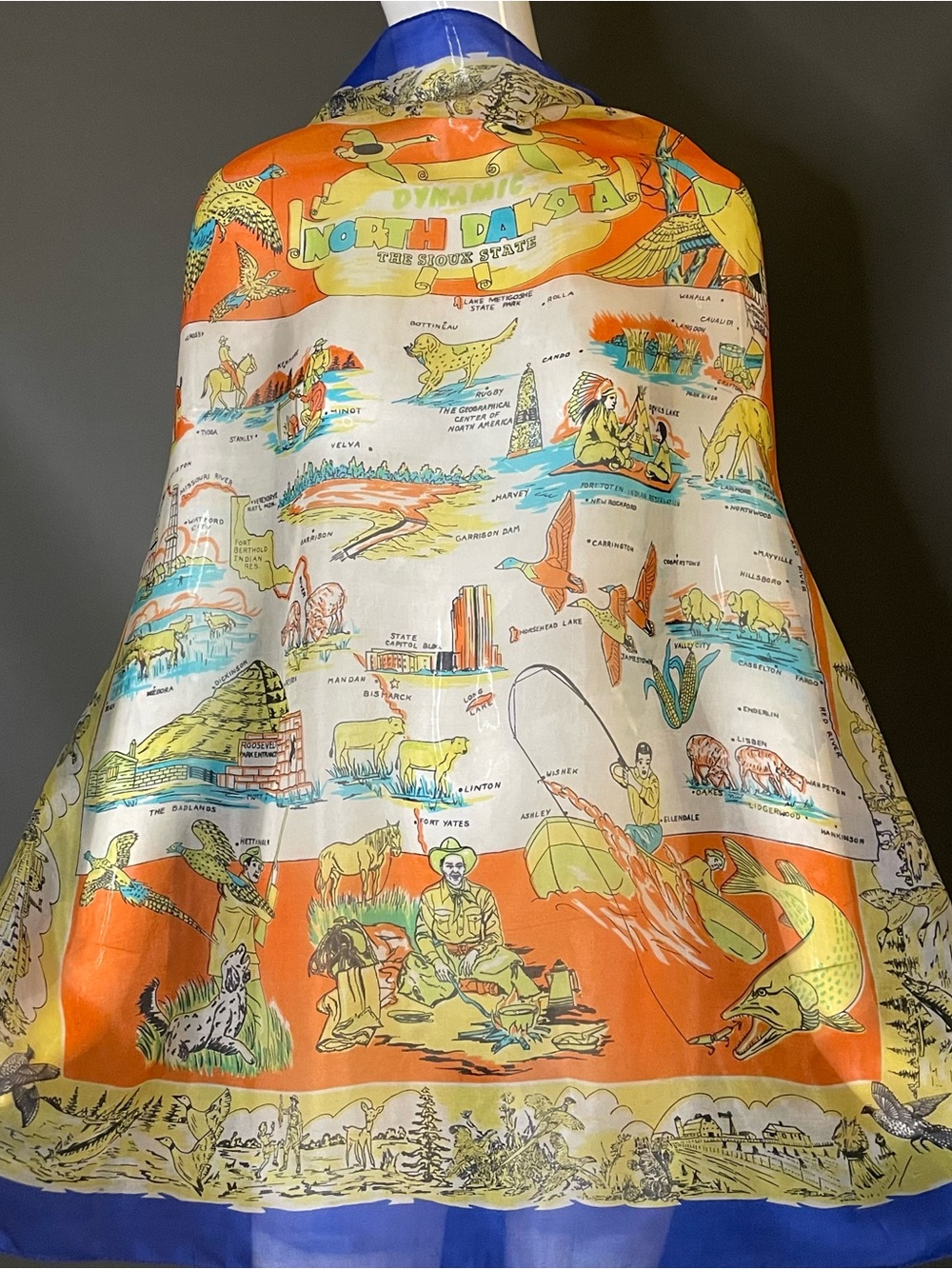 Rare Vintage 50s North Dakota Silk Souvenir Scarf 29 in Good Condition